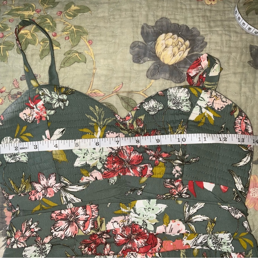B.O.G EUC Floral Ruffled Sweetheart Crop Top in Olive Green - Picture 6 of 9